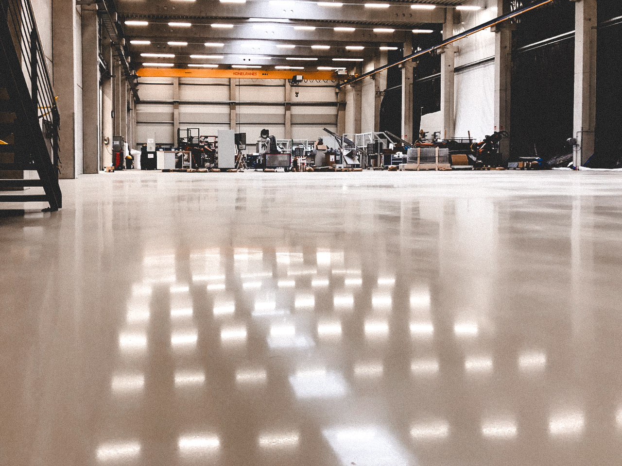Industrieboden in einer Halle als Referenz