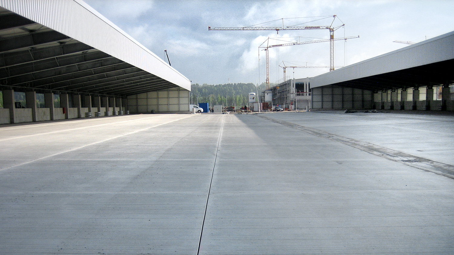 Industrieboden Straßenbeton als Referenz