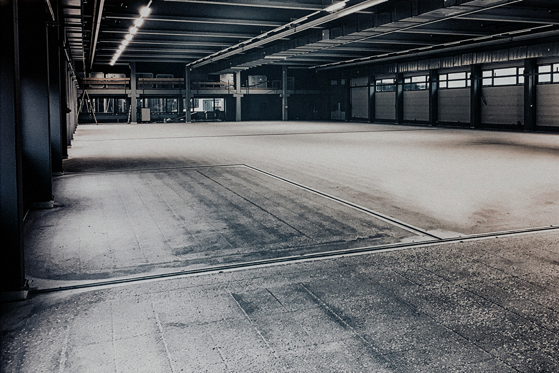 Halle mit Sanierung eines Industriebodens